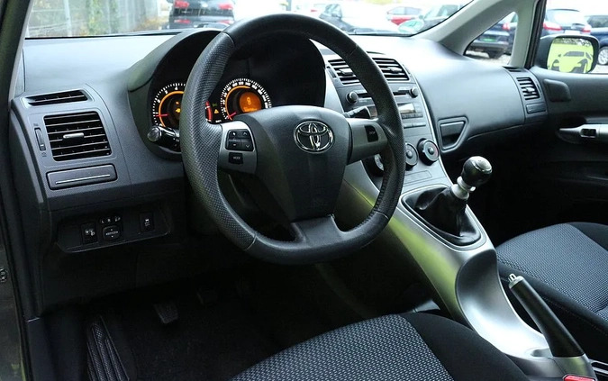 Toyota Auris cena 30900 przebieg: 168000, rok produkcji 2010 z Andrychów małe 277